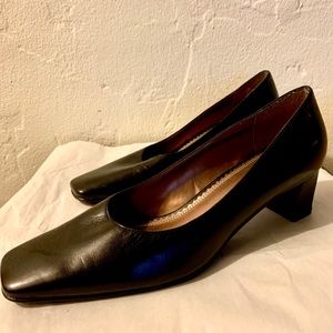 Low heels office or good for flight attendant .